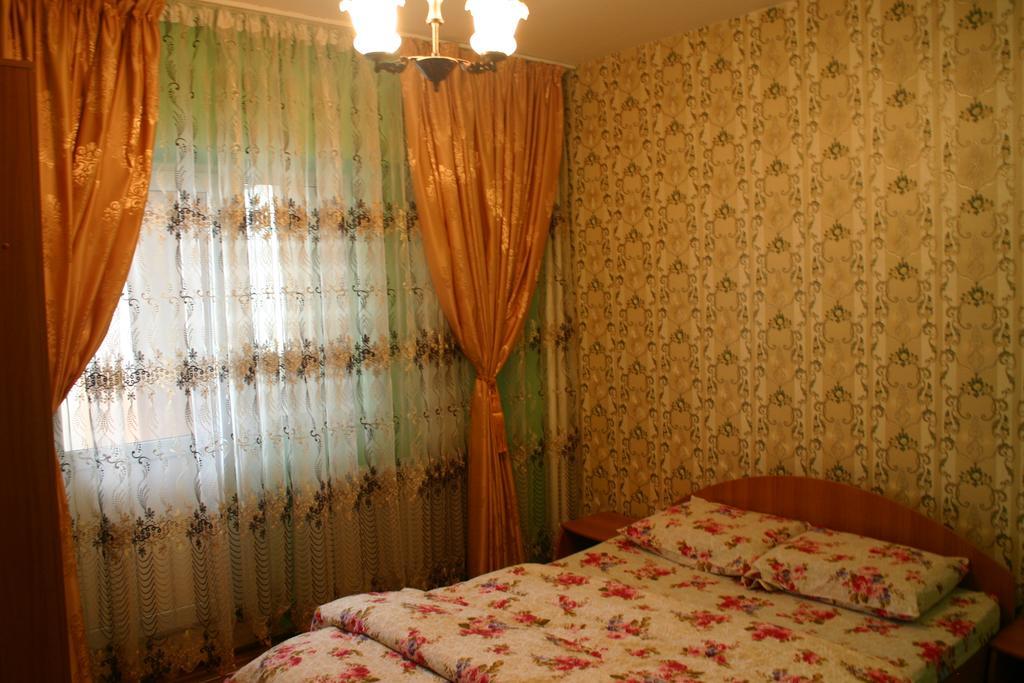 Salonul Rosu Apartman Bákó Kültér fotó