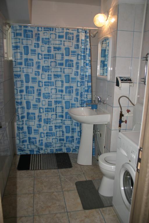 Salonul Rosu Apartman Bákó Kültér fotó