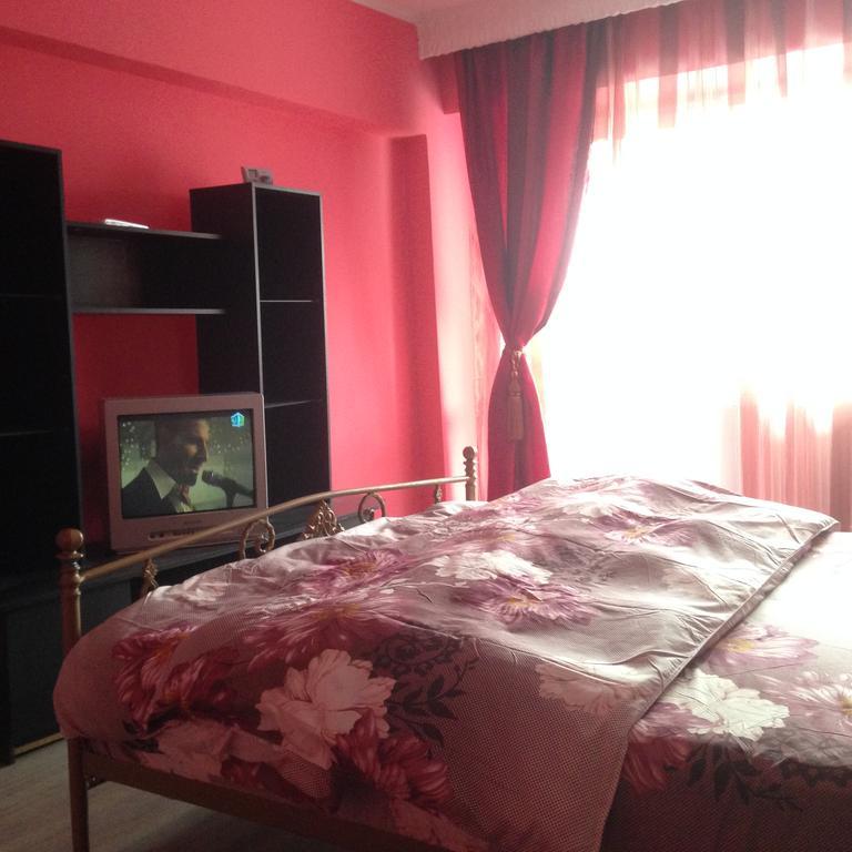 Salonul Rosu Apartman Bákó Kültér fotó